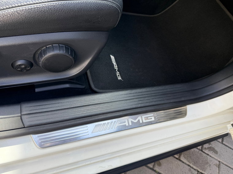 Vehicle Image 28