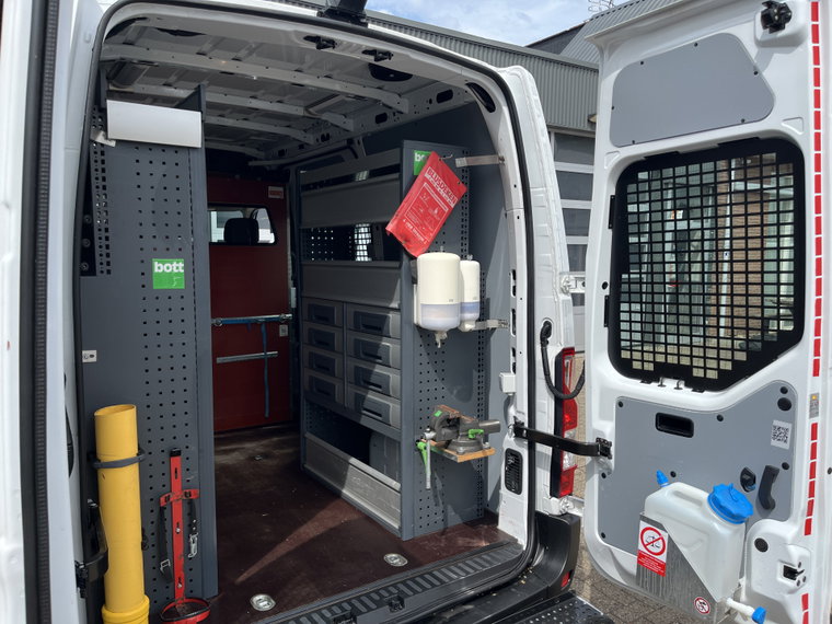 Vehicle Image 16