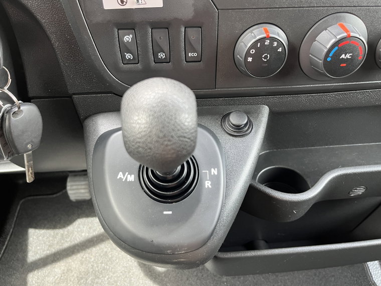 Vehicle Image 28