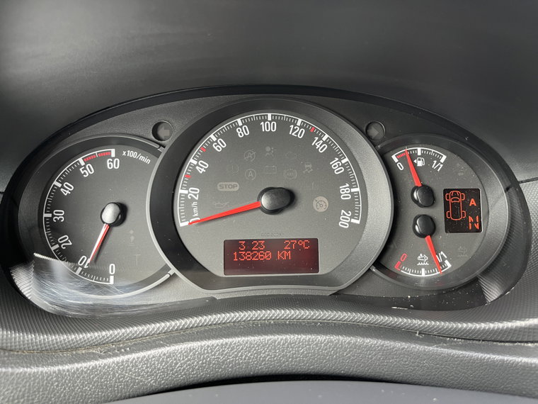 Vehicle Image 32