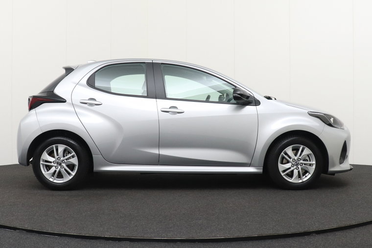 Vehicle Image 6