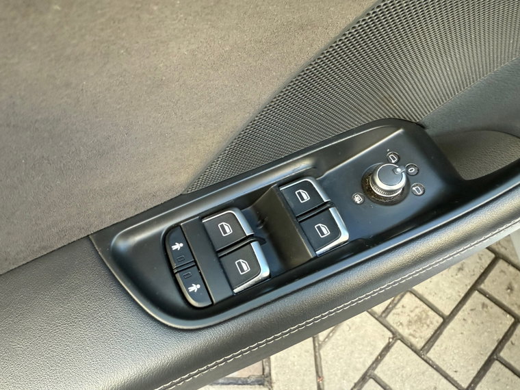 Vehicle Image 29
