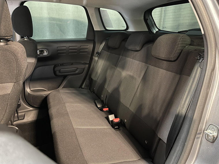 Vehicle Image 33
