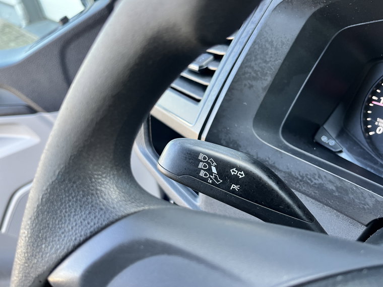 Vehicle Image 38