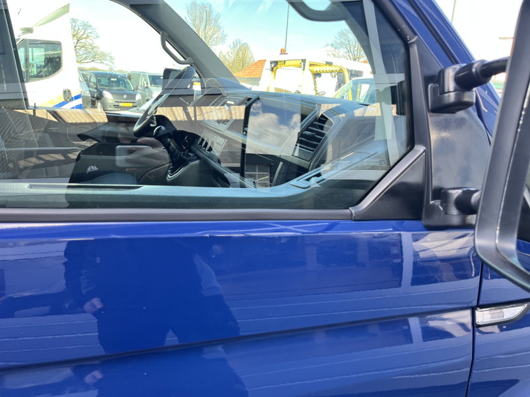 Vehicle Image 52