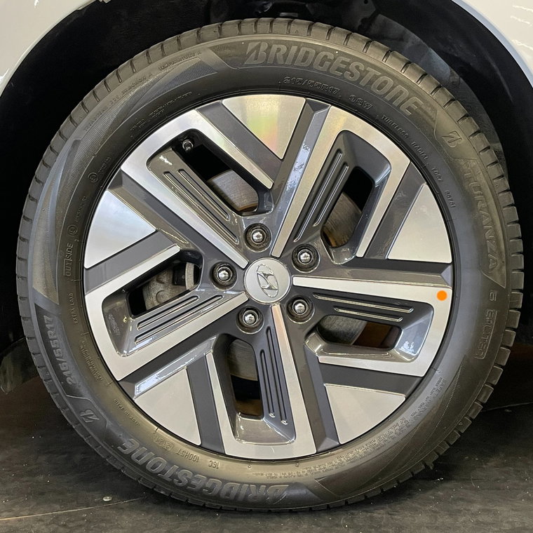 Vehicle Image 37
