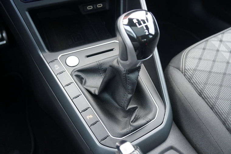 Vehicle Image 38