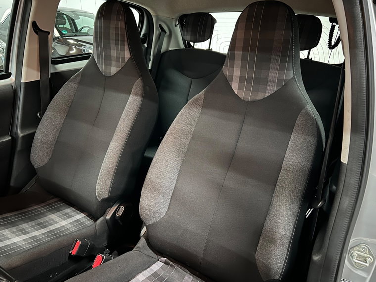 Vehicle Image 22