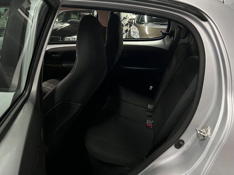 Vehicle Image 23