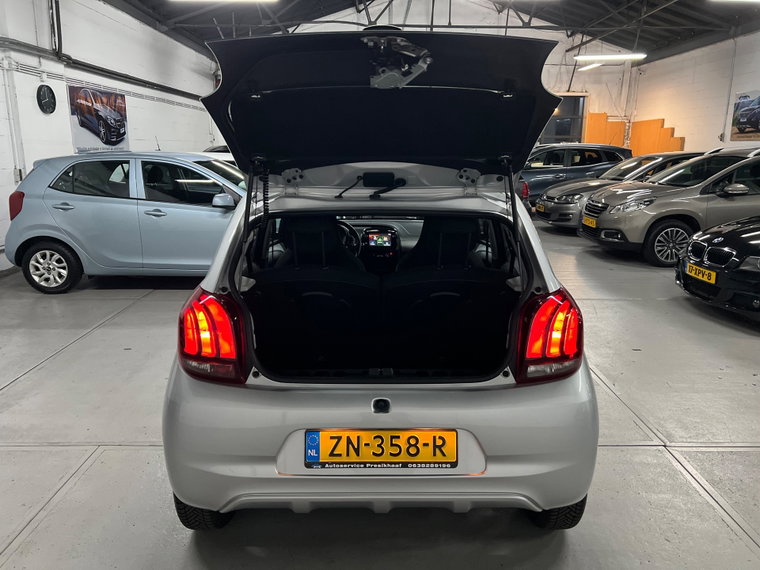 Vehicle Image 25