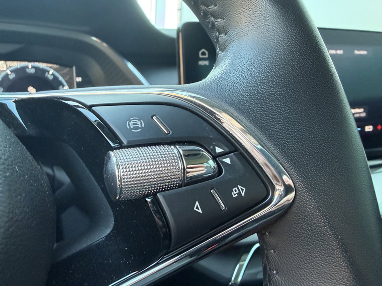 Vehicle Image 26