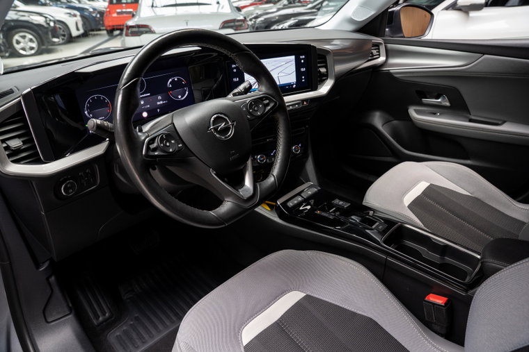 Vehicle Image 9
