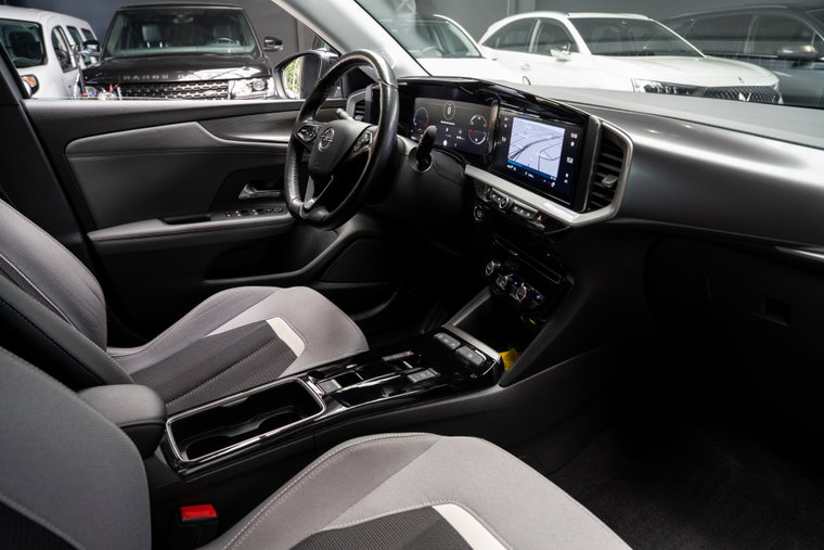 Vehicle Image 11