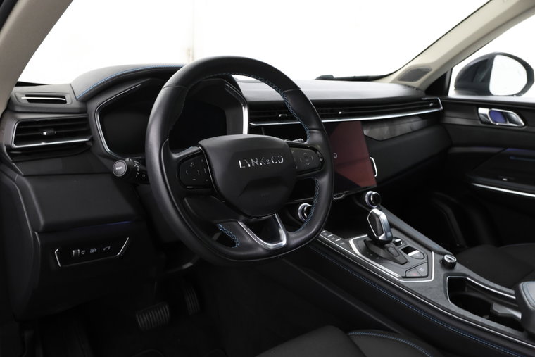 Vehicle Image 16
