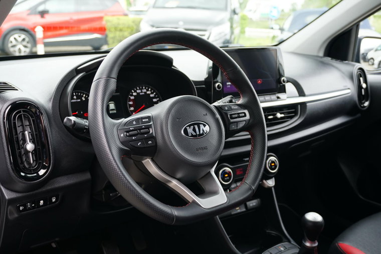 Vehicle Image 15