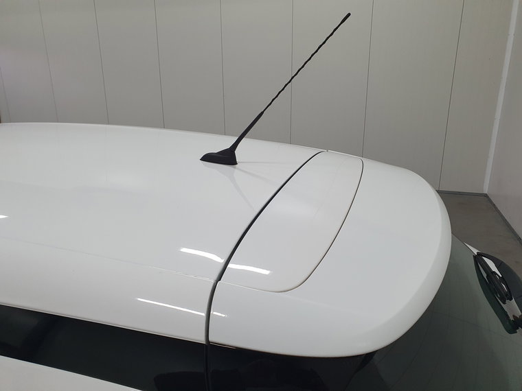 Vehicle Image 26