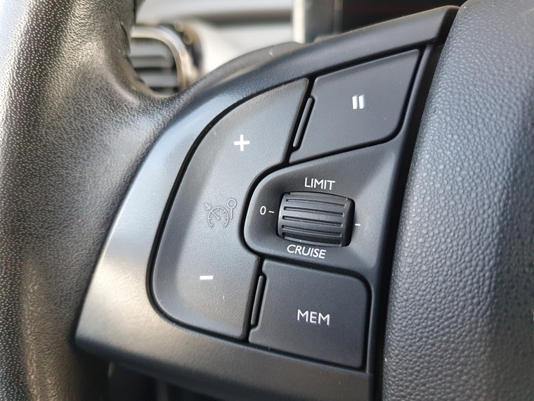 Vehicle Image 37
