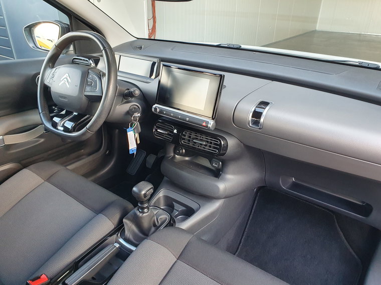 Vehicle Image 48
