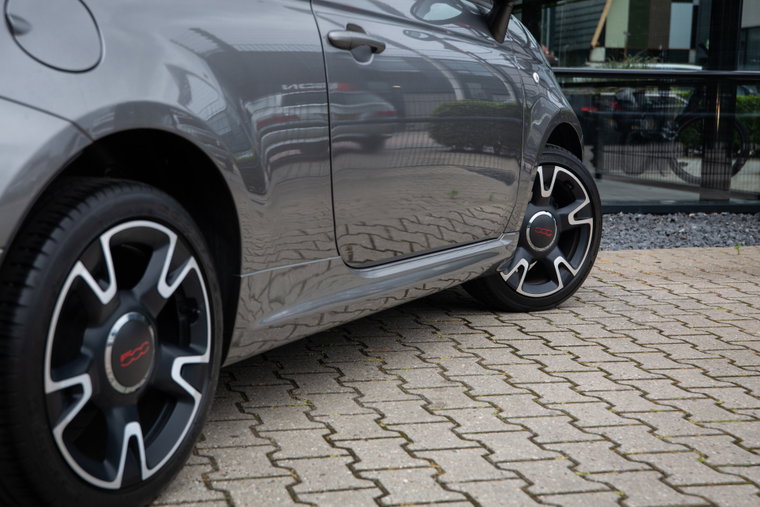 Vehicle Image 9
