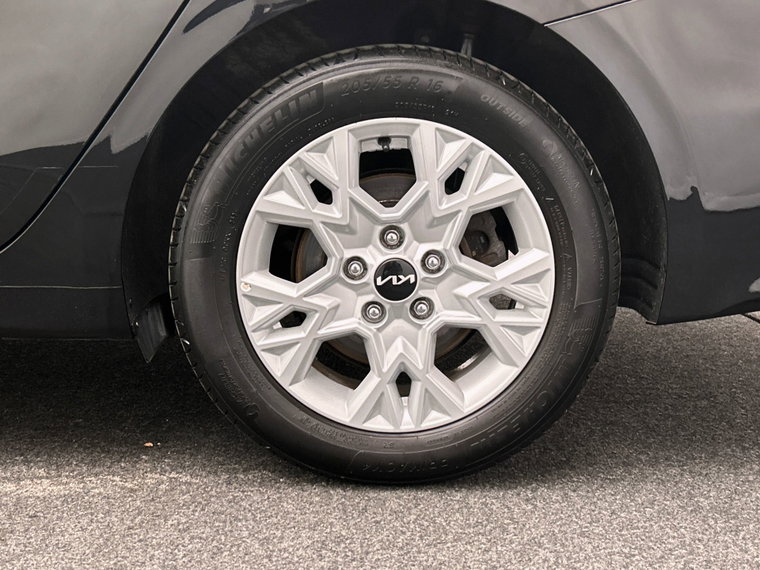Vehicle Image 37