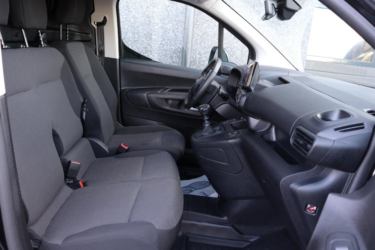 Vehicle Image 19