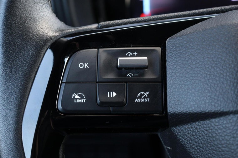 Vehicle Image 28