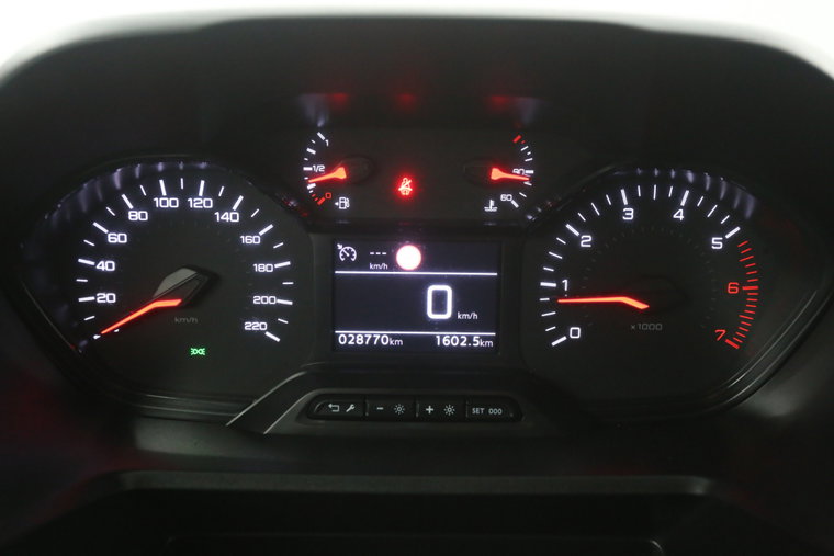Vehicle Image 13