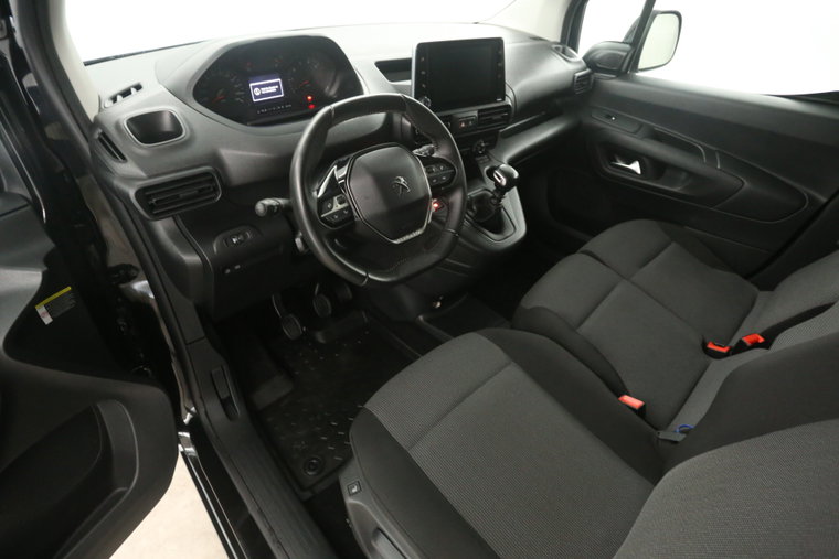 Vehicle Image 23
