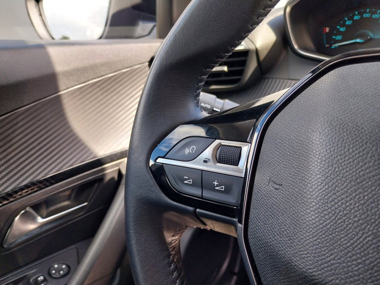 Vehicle Image 24
