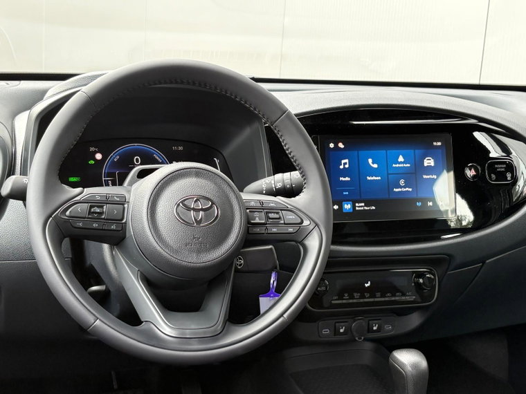 Vehicle Image 12