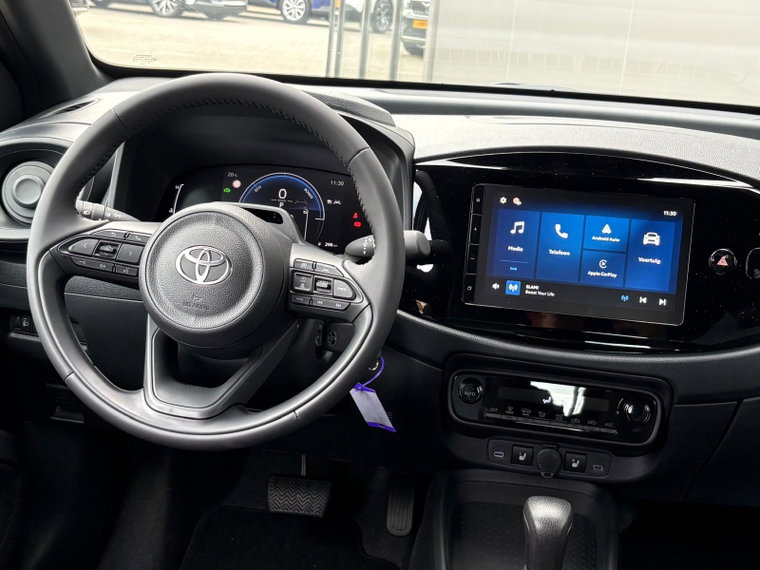 Vehicle Image 13