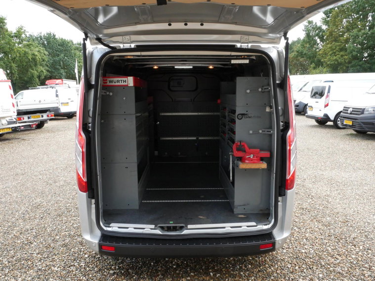 Vehicle Image 10