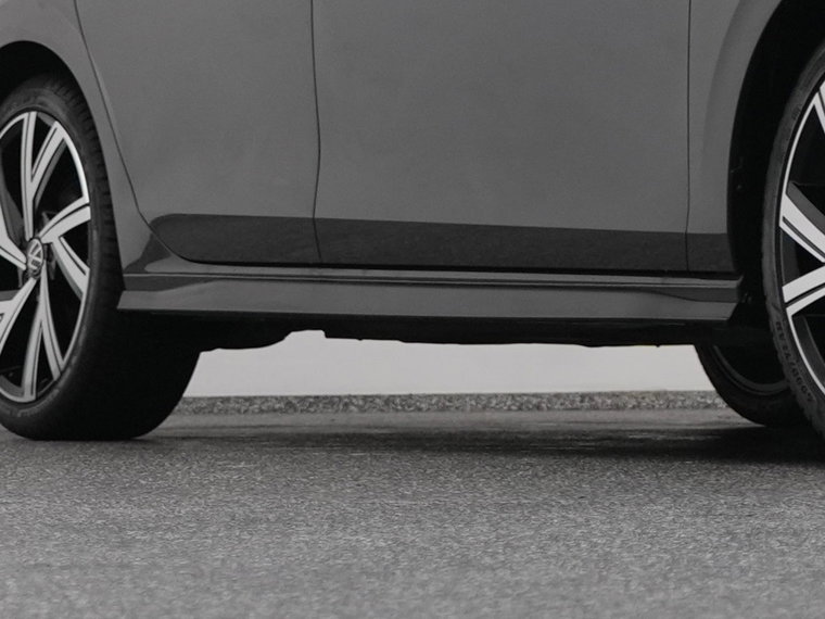 Vehicle Image 38