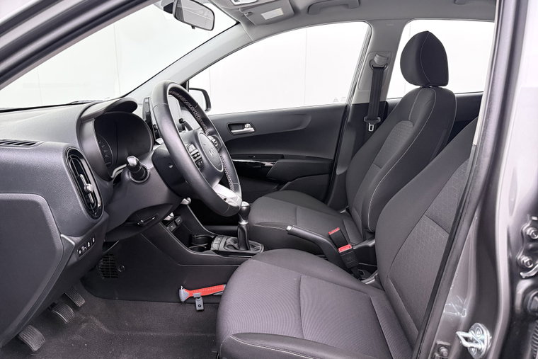 Vehicle Image 10