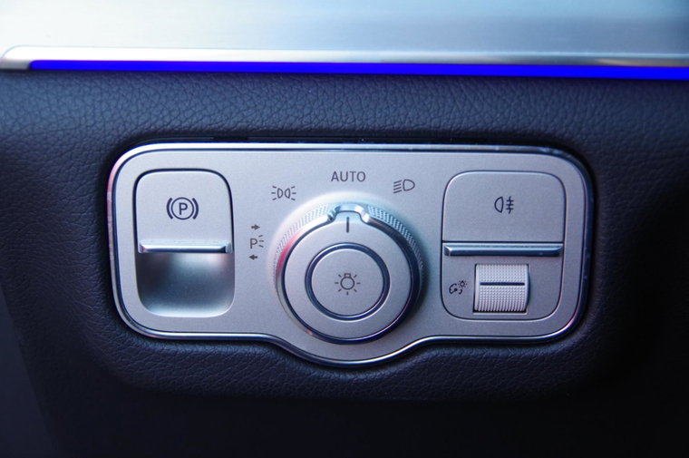 Vehicle Image 38