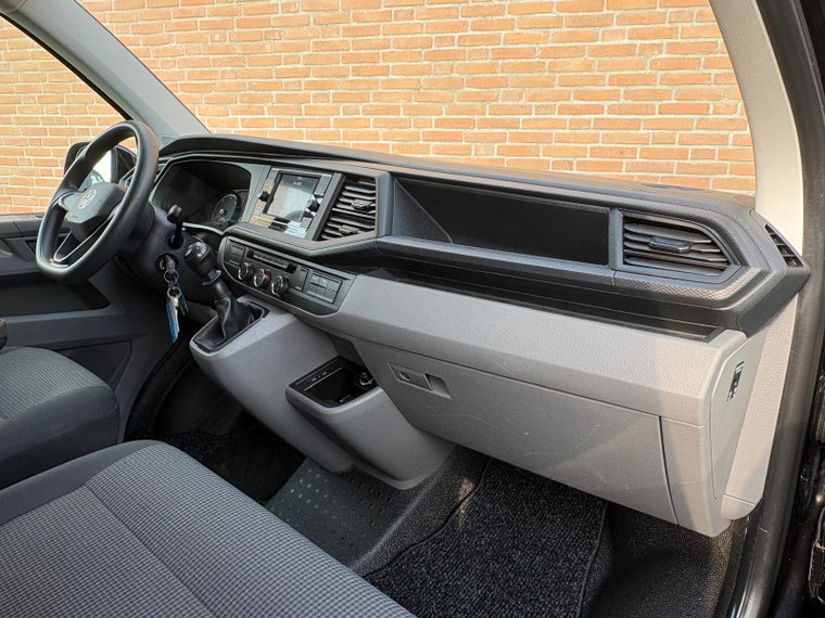 Vehicle Image 26