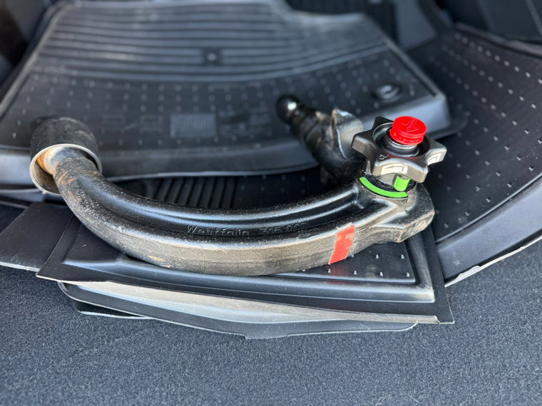 Vehicle Image 25