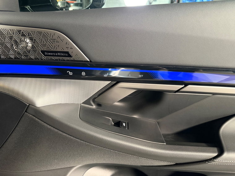 Vehicle Image 28