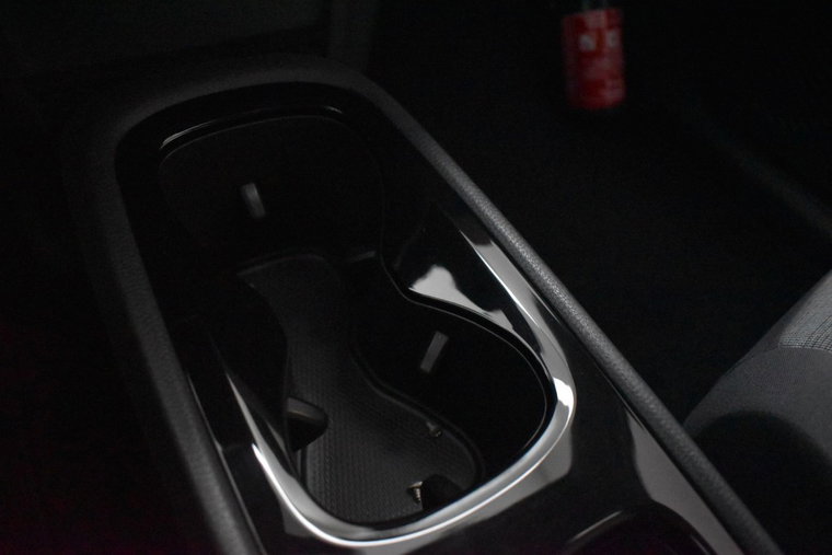 Vehicle Image 38