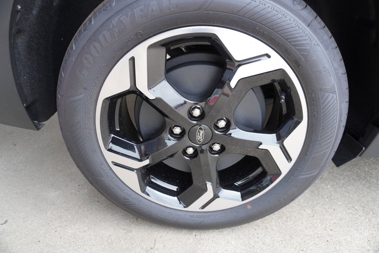 Vehicle Image 12