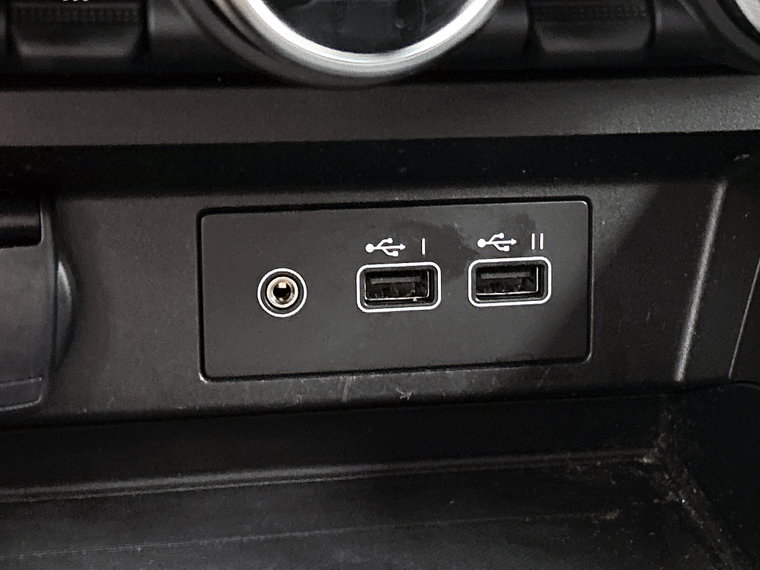 Vehicle Image 32
