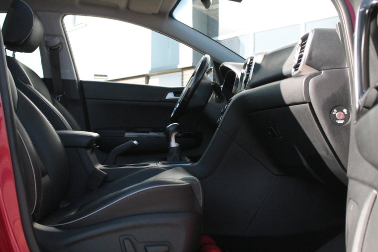 Vehicle Image 12