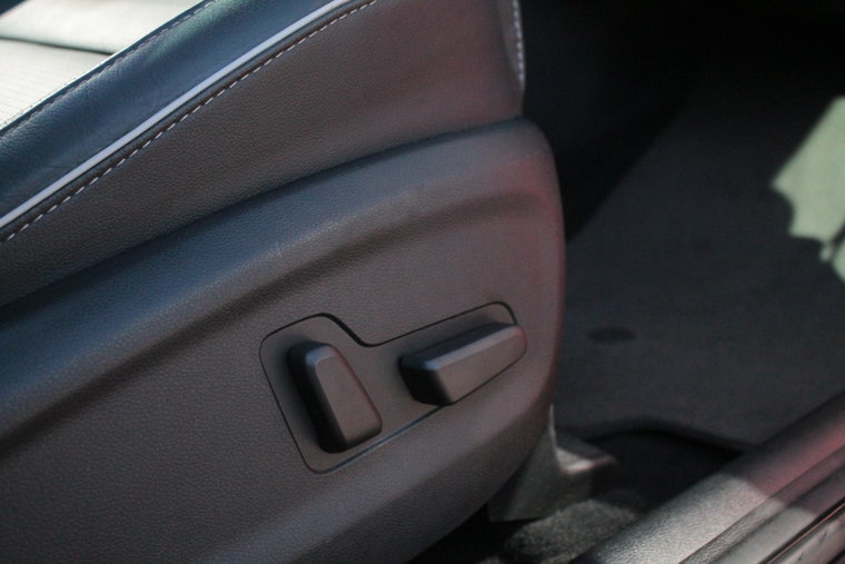 Vehicle Image 16