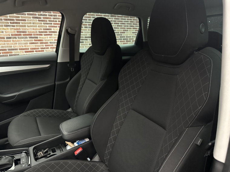 Vehicle Image 23