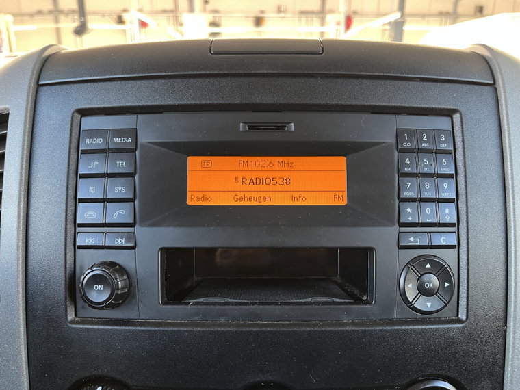 Vehicle Image 38