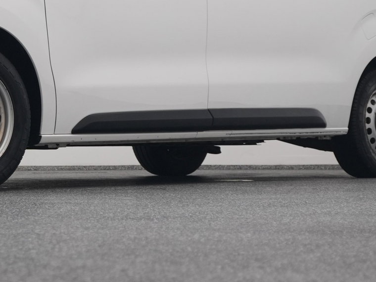 Vehicle Image 38