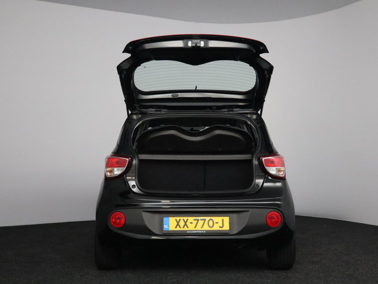 Vehicle Image 10