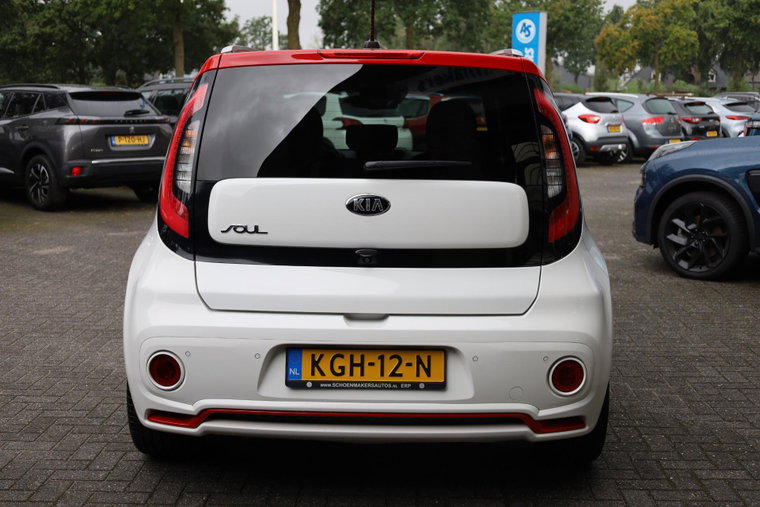 Vehicle Image 28