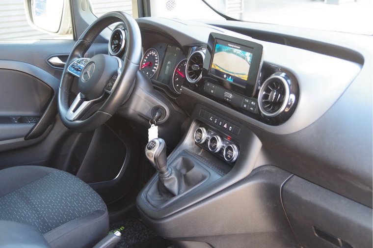 Vehicle Image 19
