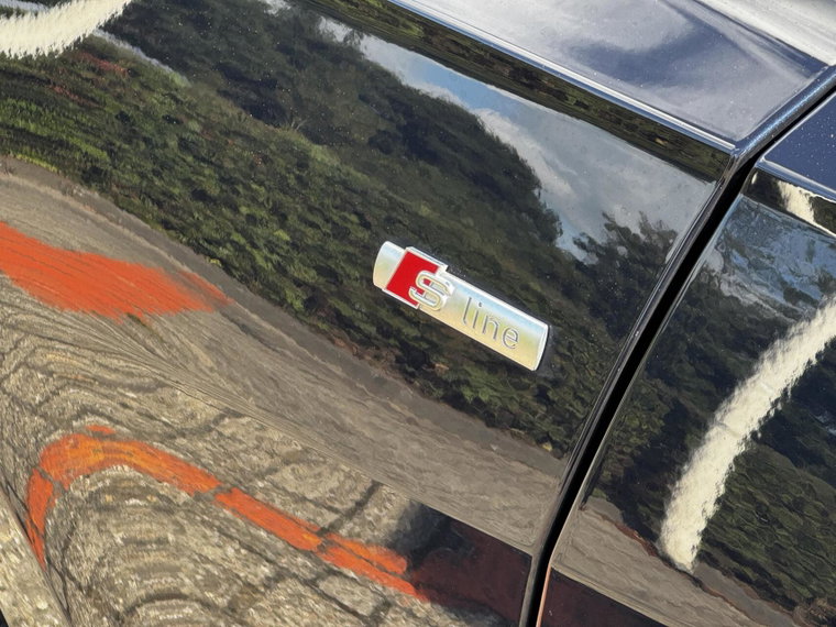 Vehicle Image 23